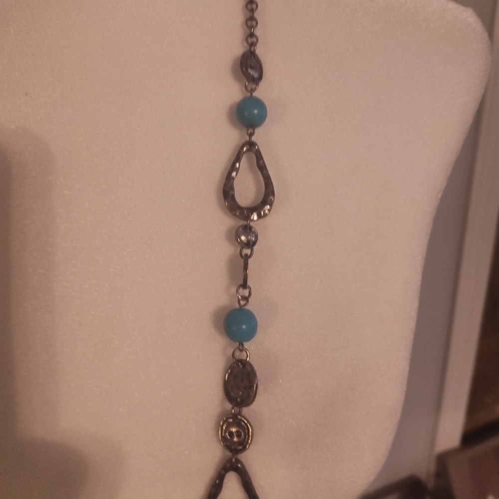 Elegant Turquoise and Silver Necklace #1 - Picture 2 of 3